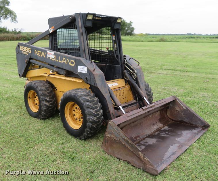 image for item DE6385 1995 New Holland LX885 skid steer