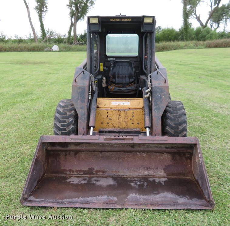 image for item DE6385 1995 New Holland LX885 skid steer