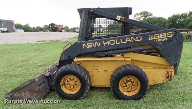 image for item DE6385 1995 New Holland LX885 skid steer