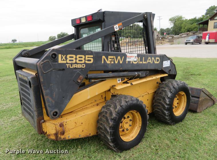image for item DE6385 1995 New Holland LX885 skid steer
