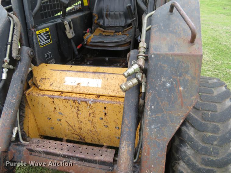 image for item DE6385 1995 New Holland LX885 skid steer