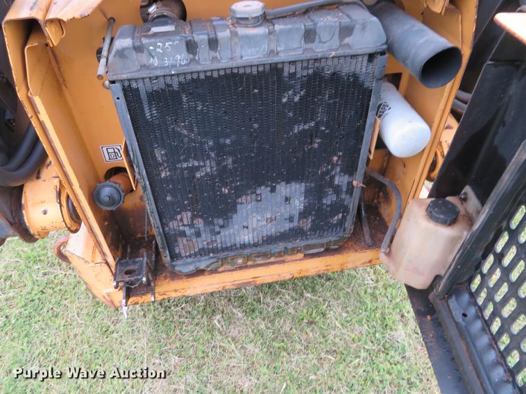 image for item DE6385 1995 New Holland LX885 skid steer