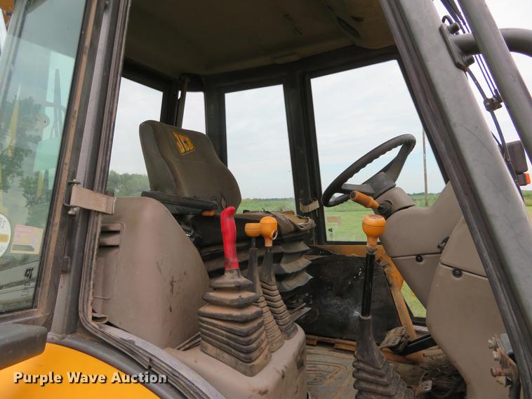 image for item DE6386 JCB 214 Series II backhoe