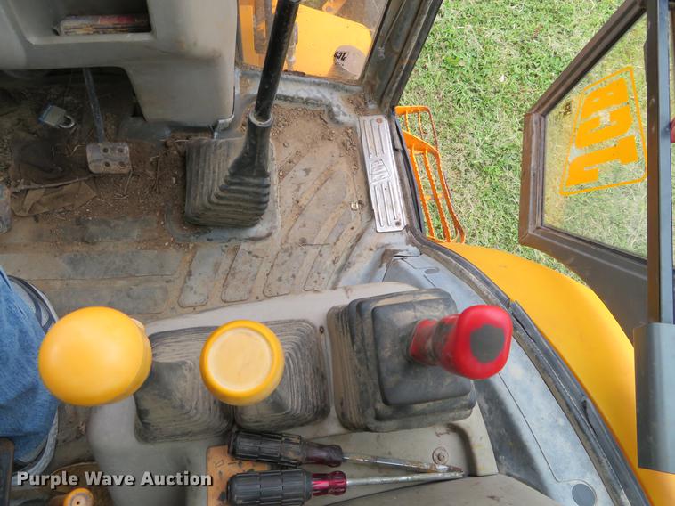 image for item DE6386 JCB 214 Series II backhoe
