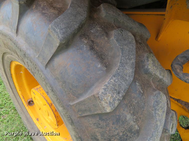 image for item DE6386 JCB 214 Series II backhoe