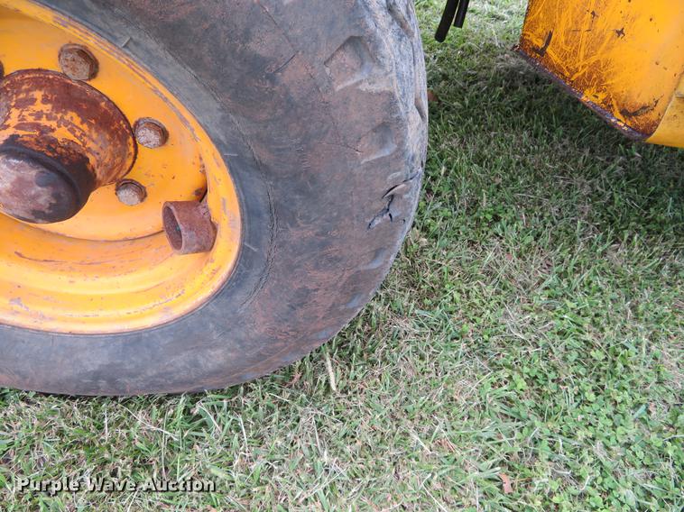 image for item DE6386 JCB 214 Series II backhoe