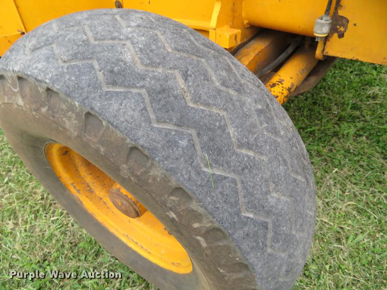 image for item DE6386 JCB 214 Series II backhoe