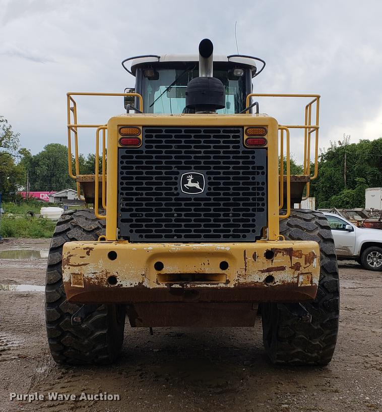 image for item DF2421 2004 John Deere 744J wheel loader