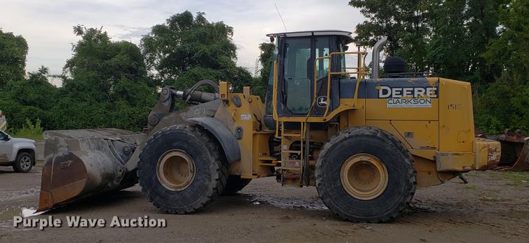 image for item DF2421 2004 John Deere 744J wheel loader