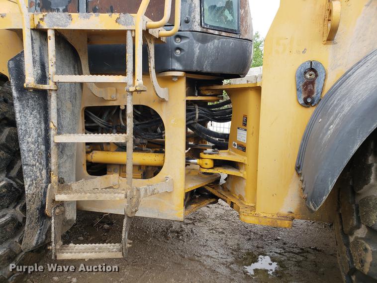 image for item DF2421 2004 John Deere 744J wheel loader