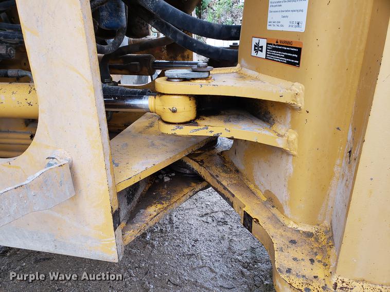 image for item DF2421 2004 John Deere 744J wheel loader