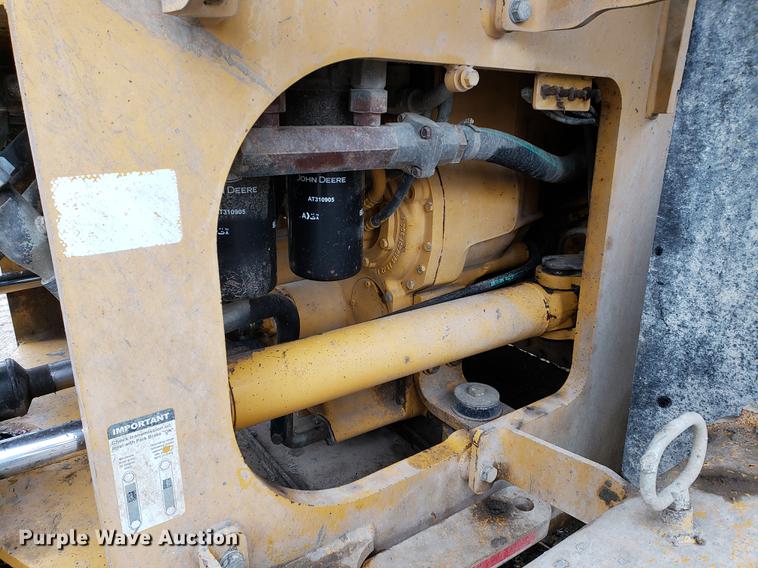 image for item DF2421 2004 John Deere 744J wheel loader
