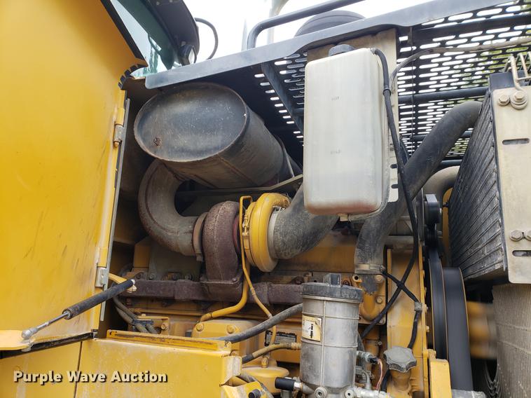 image for item DF2421 2004 John Deere 744J wheel loader