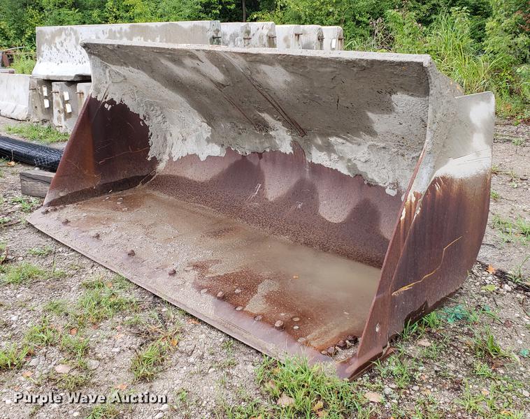 image for item DF2421 2004 John Deere 744J wheel loader