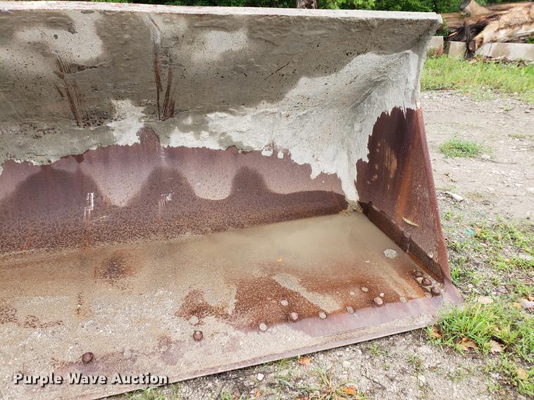 image for item DF2421 2004 John Deere 744J wheel loader