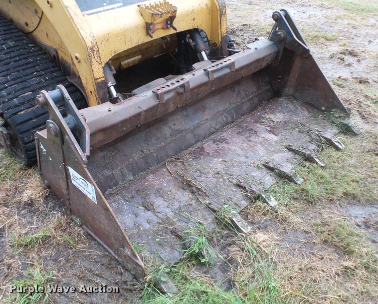 Fourinone skid steer bucket in Walton, KS Item DF4323 sold Purple Wave