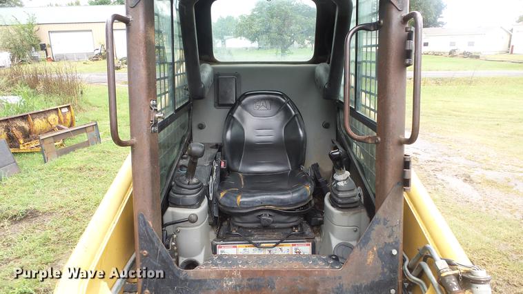image for item DF4325 2003 Caterpillar 277 skid steer