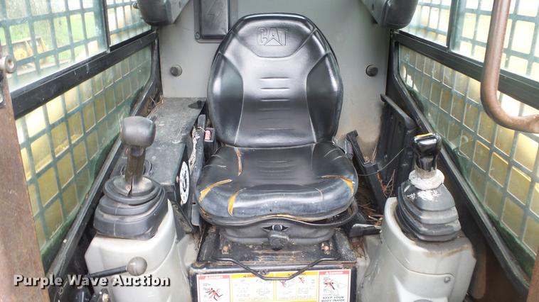 image for item DF4325 2003 Caterpillar 277 skid steer