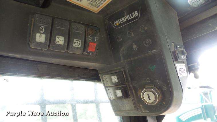 image for item DF4325 2003 Caterpillar 277 skid steer