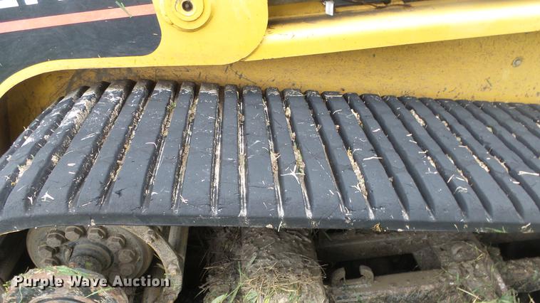 image for item DF4325 2003 Caterpillar 277 skid steer