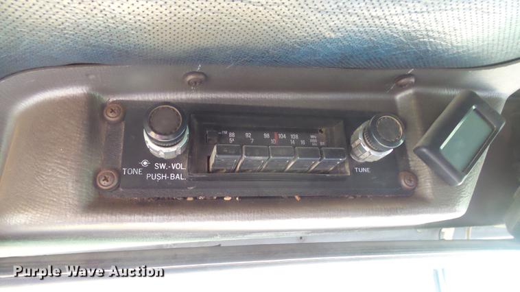 image for item DF4326 1986 Mack RW653 semi truck