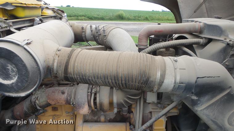 image for item DF4326 1986 Mack RW653 semi truck