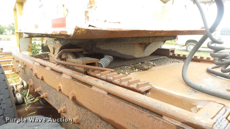 image for item DF4326 1986 Mack RW653 semi truck