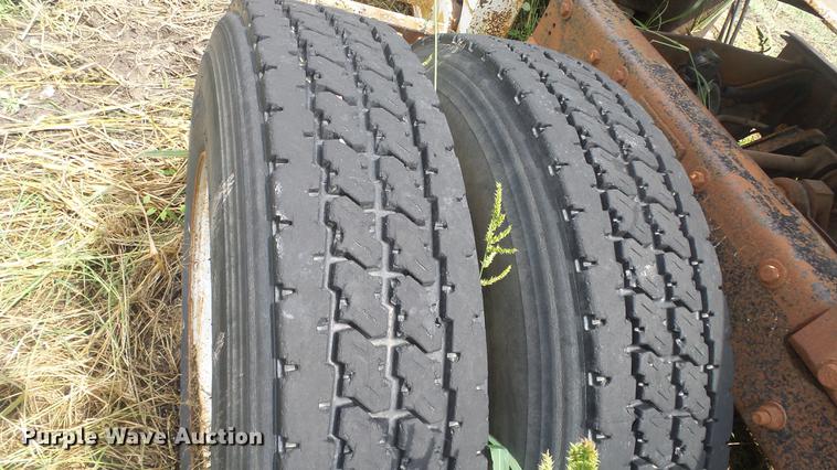 image for item DF4326 1986 Mack RW653 semi truck