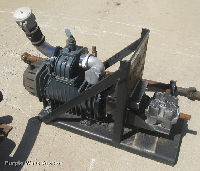 image for item DQ9748 Jurop R260D vacuum pump