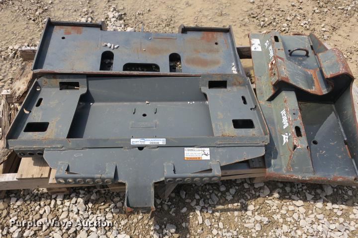 image for item DS9508 (2) skid steer mounting brackets