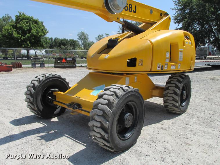 image for item DX9450 2005 Haulotte HB68J boom lift