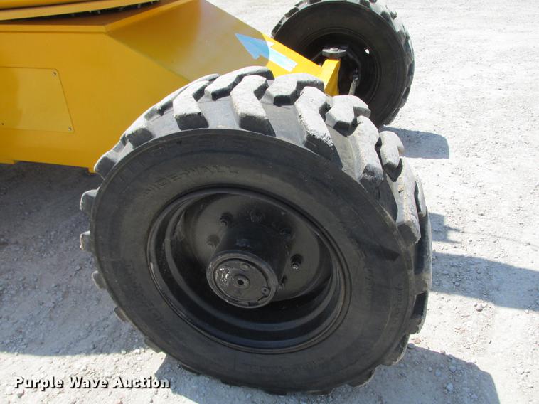 image for item DX9450 2005 Haulotte HB68J boom lift