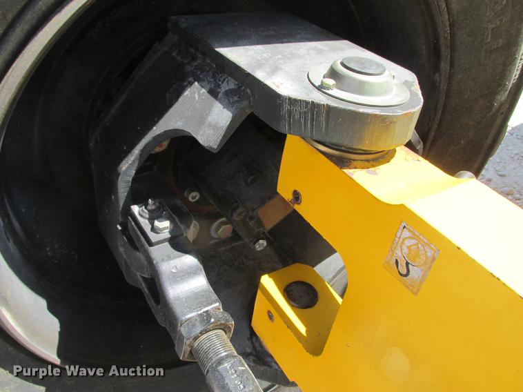 image for item DX9450 2005 Haulotte HB68J boom lift