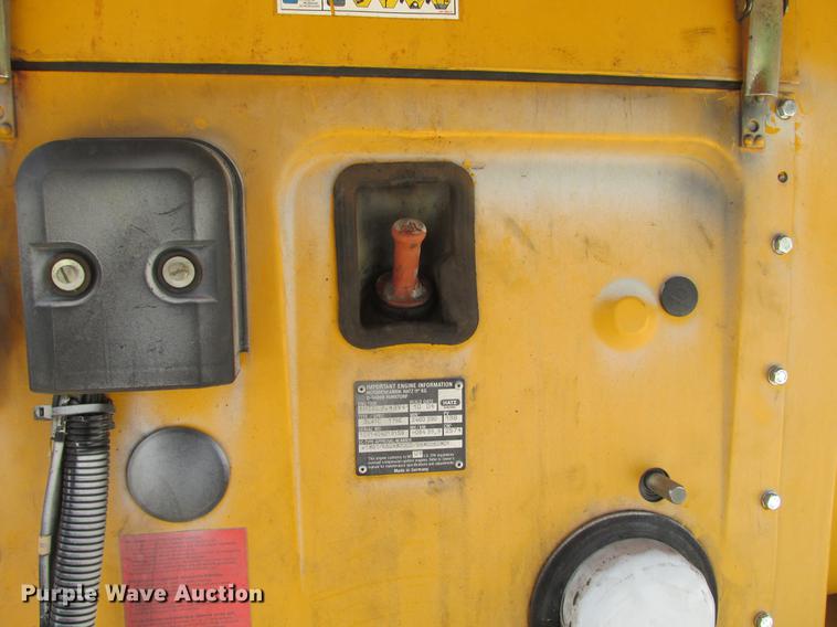 image for item DX9450 2005 Haulotte HB68J boom lift