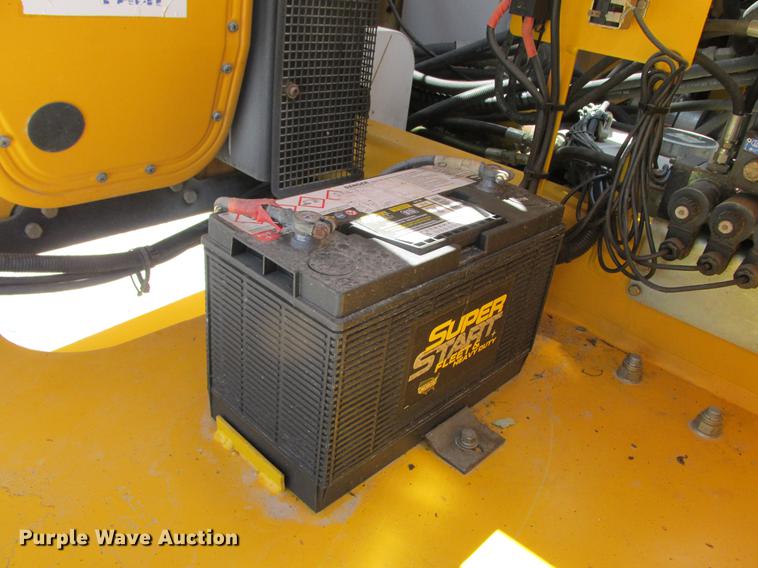 image for item DX9450 2005 Haulotte HB68J boom lift