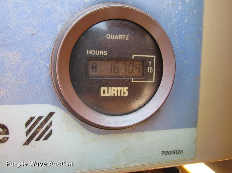 image for item DX9450 2005 Haulotte HB68J boom lift