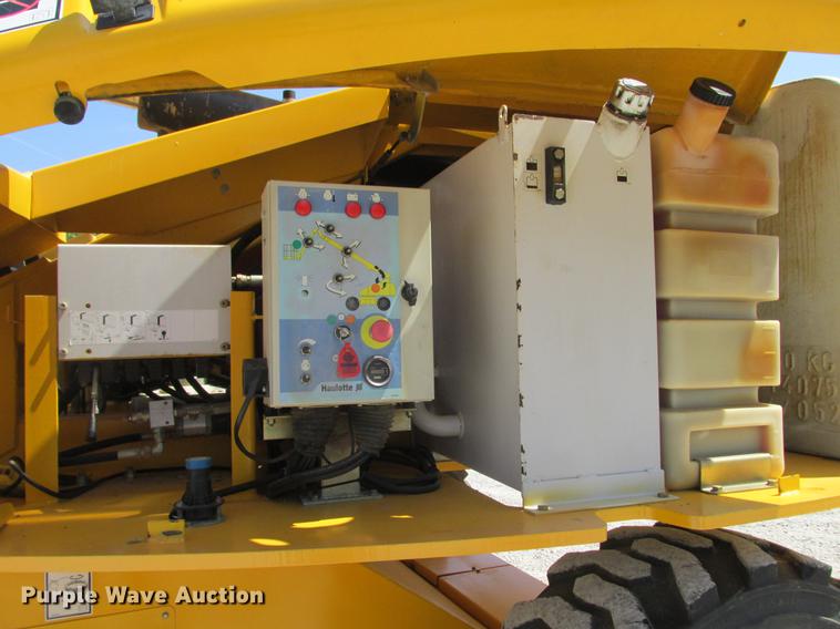 image for item DX9450 2005 Haulotte HB68J boom lift