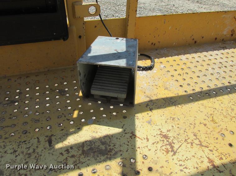 image for item DX9450 2005 Haulotte HB68J boom lift