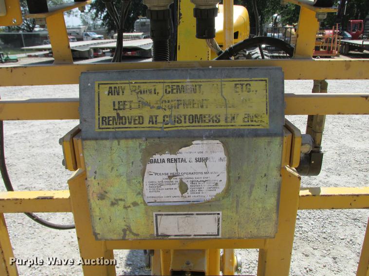 image for item DX9450 2005 Haulotte HB68J boom lift