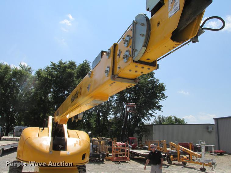 image for item DX9450 2005 Haulotte HB68J boom lift