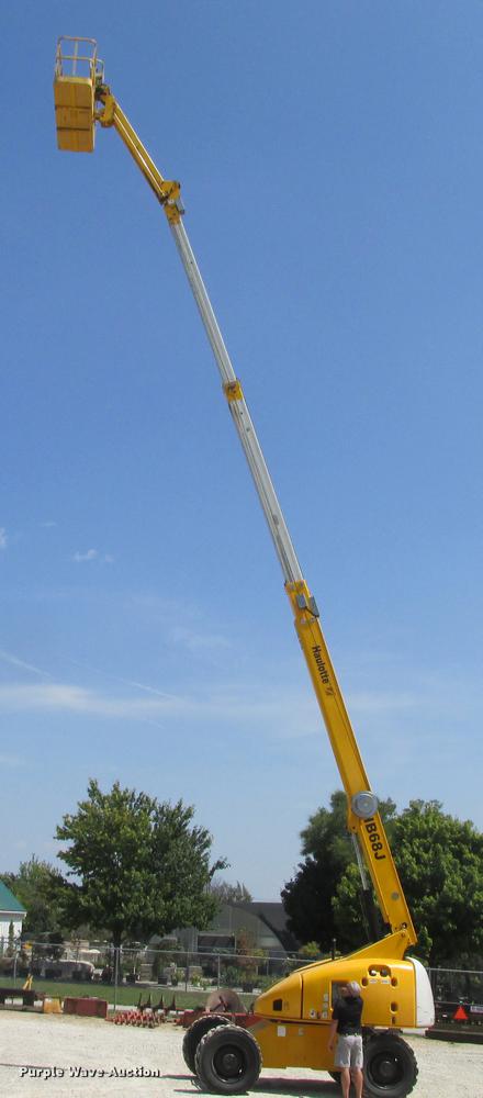 image for item DX9450 2005 Haulotte HB68J boom lift