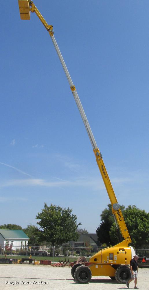 image for item DX9450 2005 Haulotte HB68J boom lift