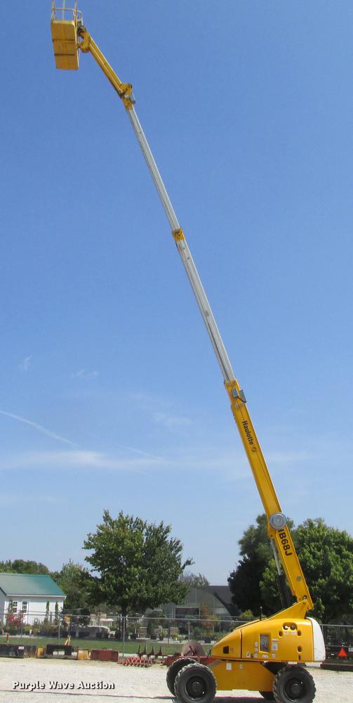 image for item DX9450 2005 Haulotte HB68J boom lift