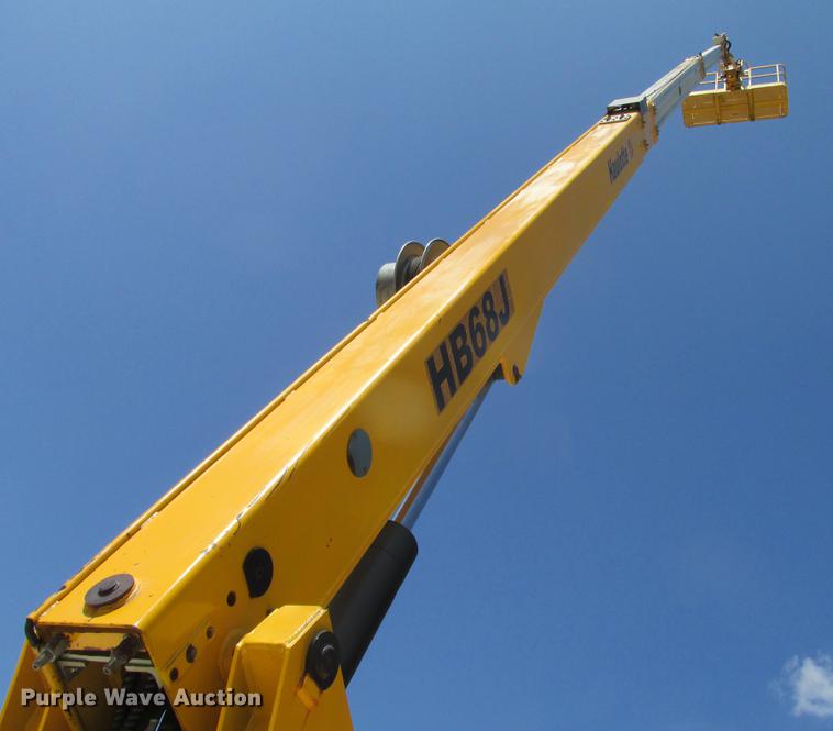 image for item DX9450 2005 Haulotte HB68J boom lift
