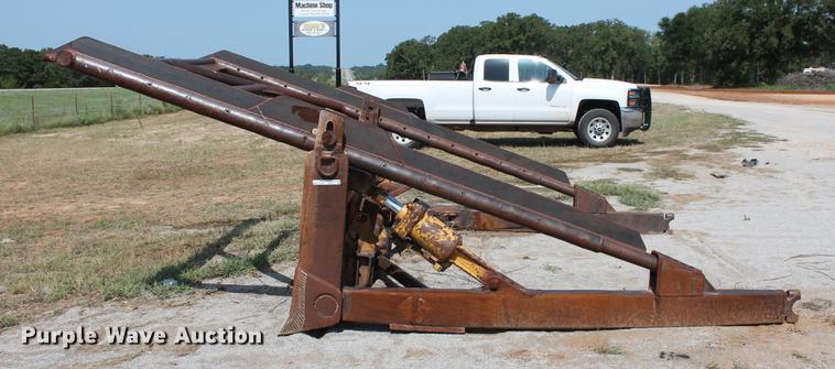 image for item DZ9974 Caterpillar D6D tree pusher dozer blade