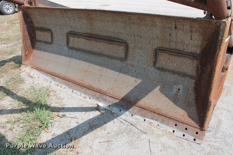 image for item DZ9974 Caterpillar D6D tree pusher dozer blade