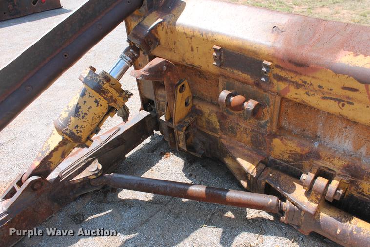 image for item DZ9974 Caterpillar D6D tree pusher dozer blade