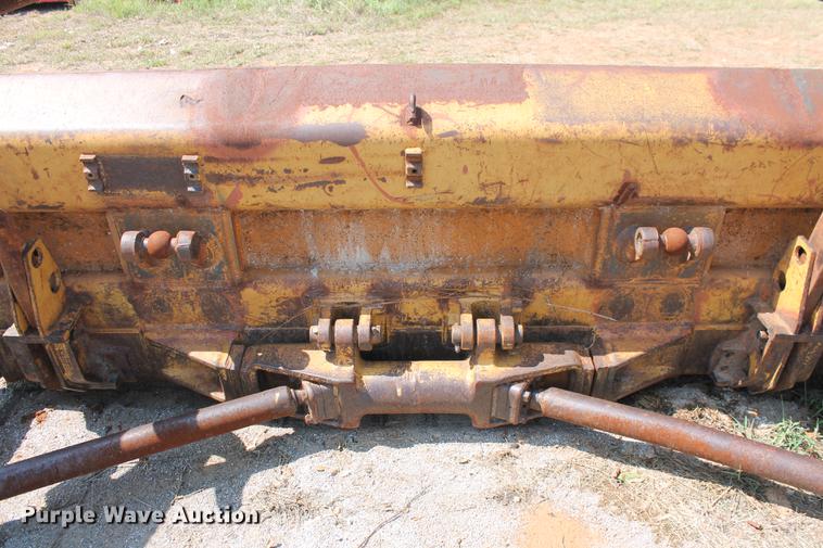 image for item DZ9974 Caterpillar D6D tree pusher dozer blade