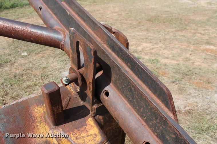 image for item DZ9974 Caterpillar D6D tree pusher dozer blade