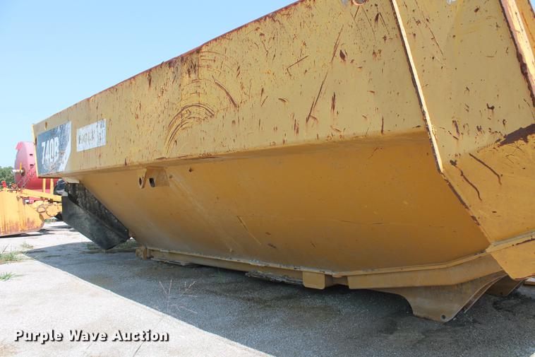 image for item DZ9978 Caterpillar 740B haul truck bed